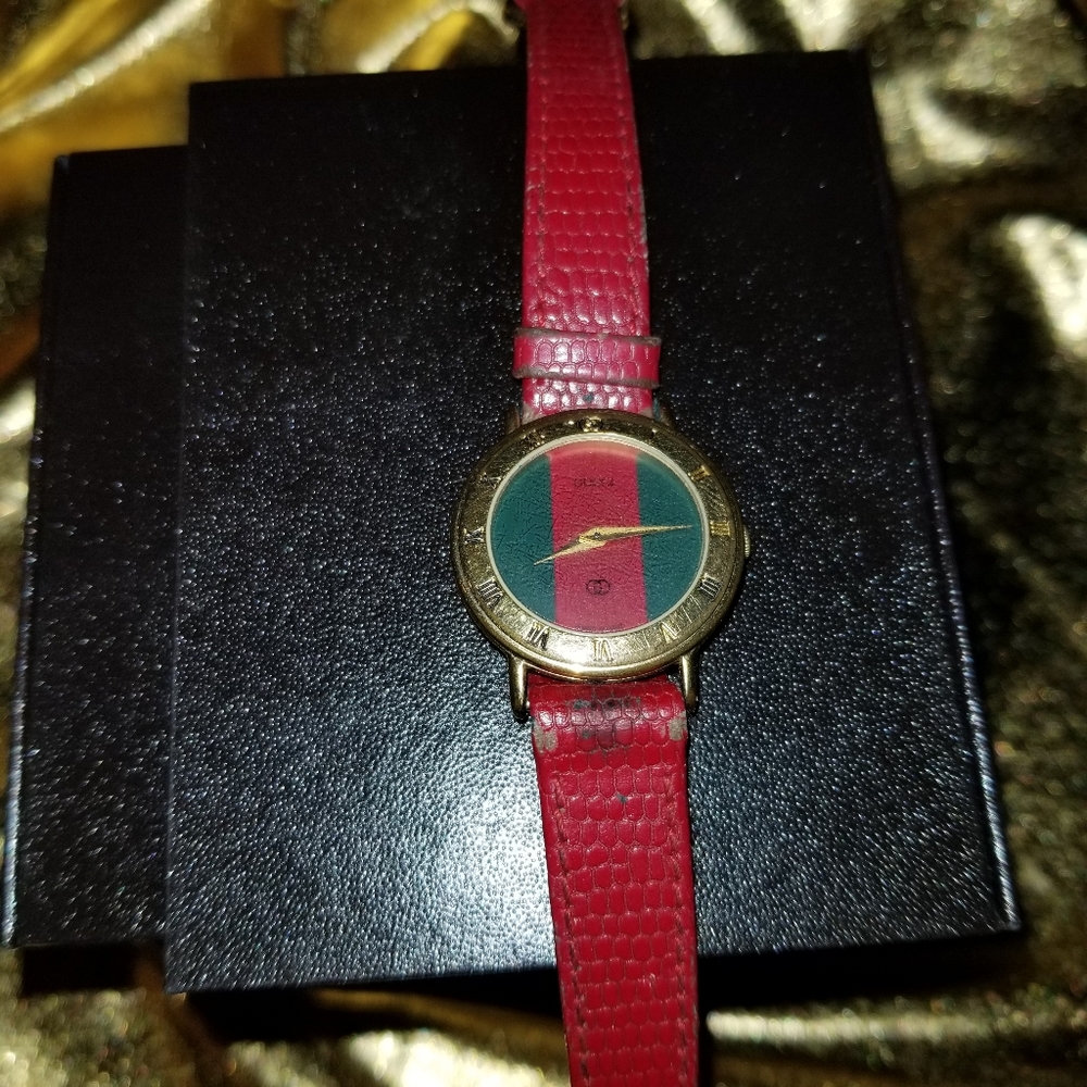 Vintage Gucci Red/Green watch